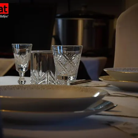 Nora And Restaurant Inn *